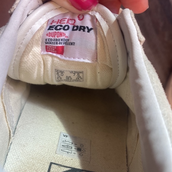 Vans - Picture 8 of 8